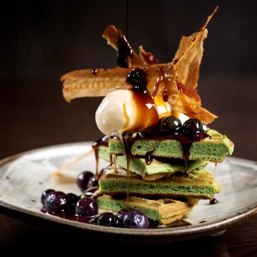 https://talking.beer/wp-content/uploads/2017/08/john-carey-green-tea-waffles-with-blueberry-miso-1.jpg